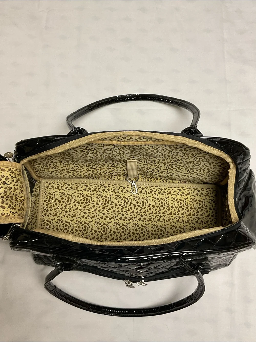 Betop House Large Quilted Faux Patent Leather Pet Carrier